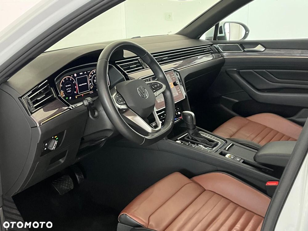Volkswagen Passat Variant 2.0 TSI Elegance DSG - 19