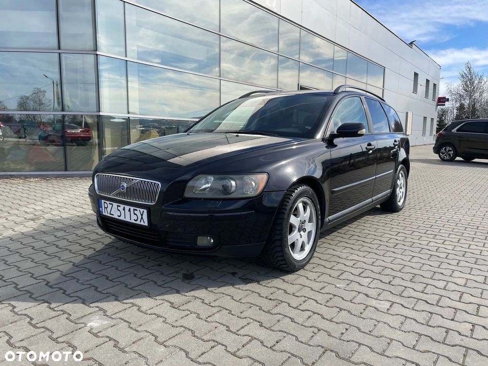 Volvo V50 T5 Momentum - 1