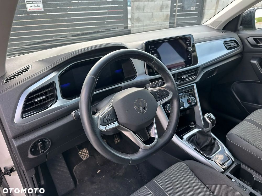Volkswagen T-Roc - 10