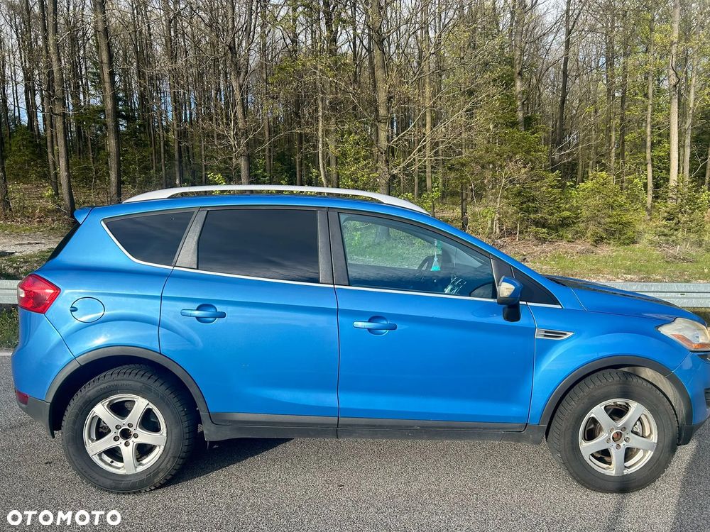 Ford Kuga 2.0 TDCi 2x4 Titanium - 3
