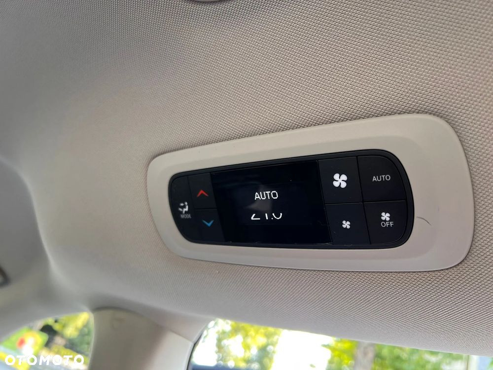 Chrysler Pacifica - 17