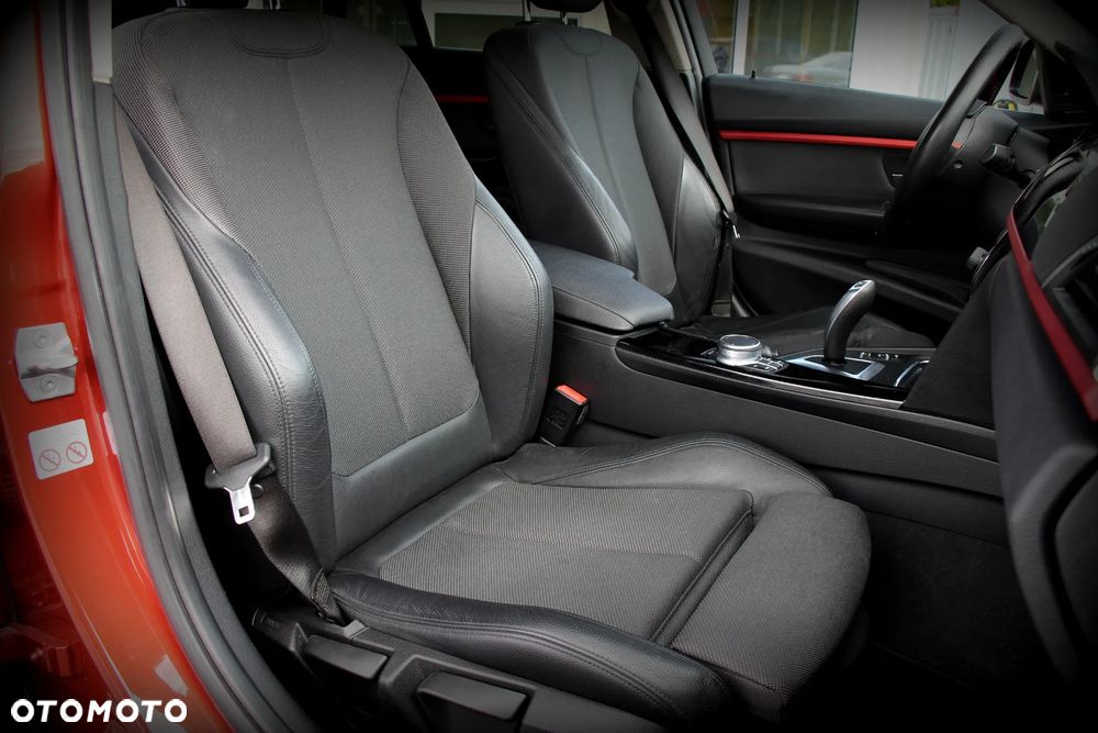 BMW Seria 3 330i xDrive Sport Line Sport - 12