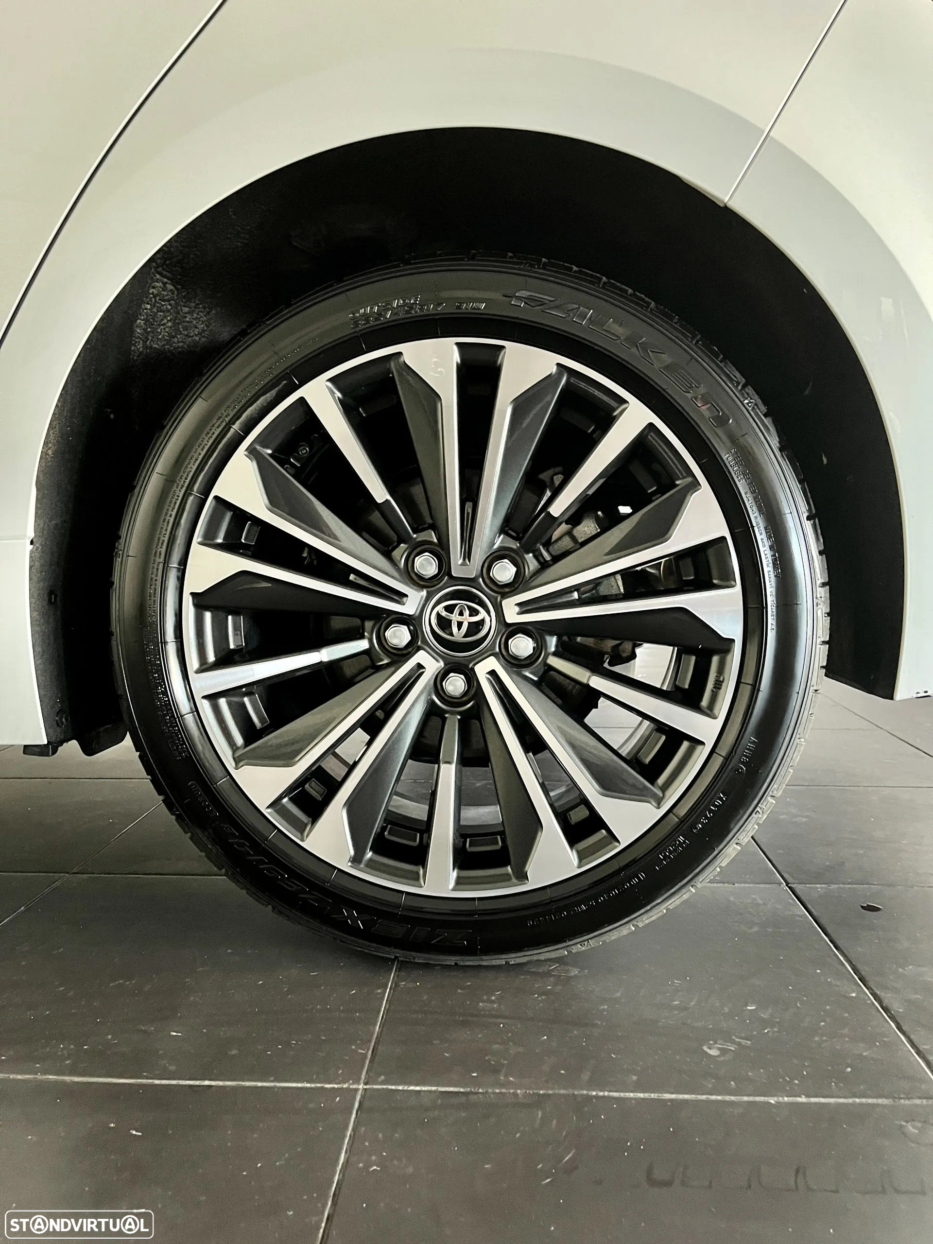 Toyota Corolla 1.8 Hybrid Comfort+P.Sport - 18