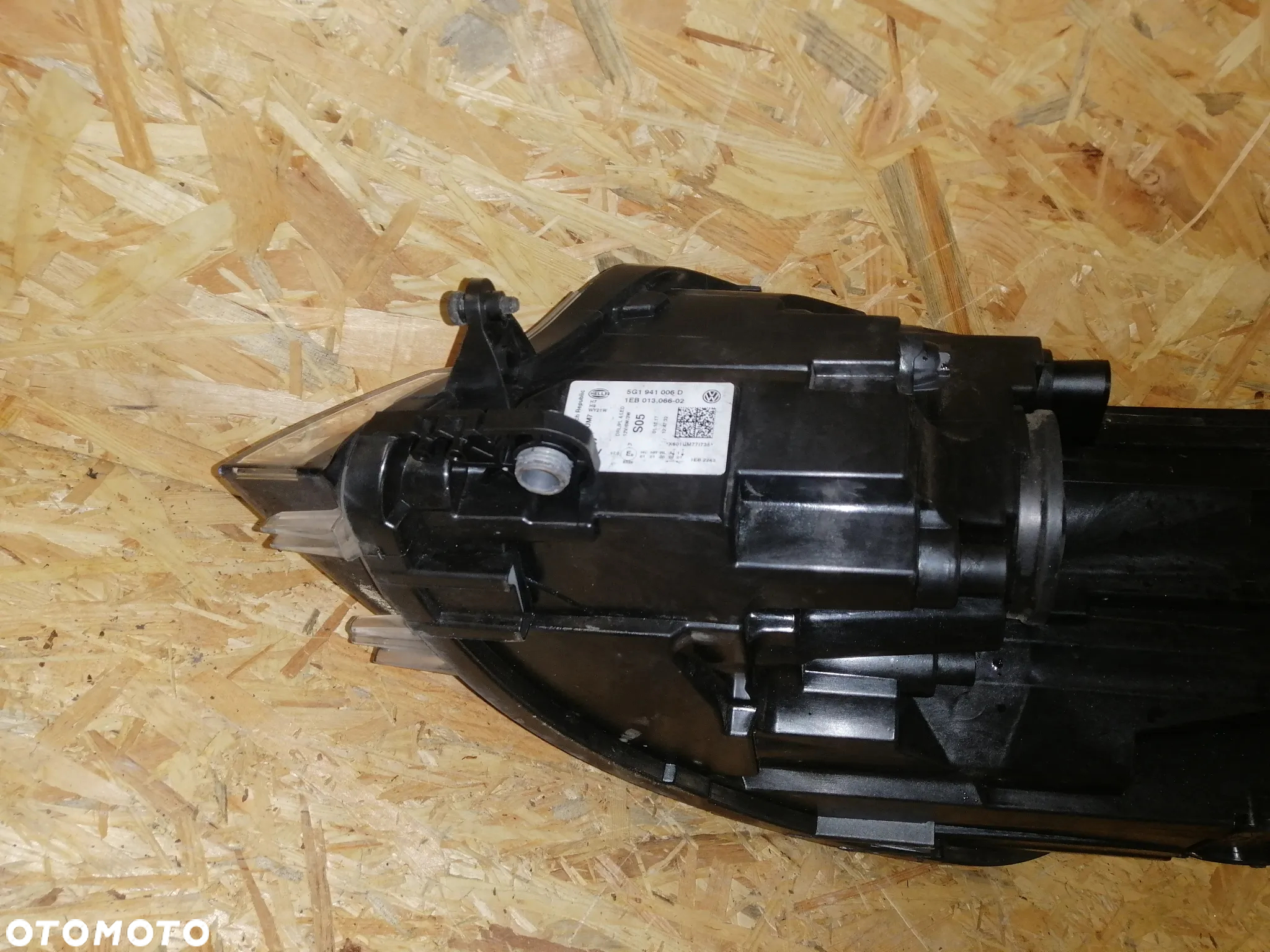Lampa Reflektor Prawy VW Golf 7 Lift Zwykły - 8
