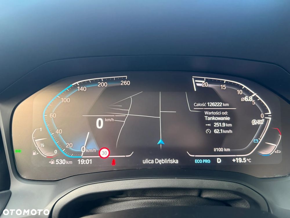 BMW Seria 3 320i Luxury Line - 13