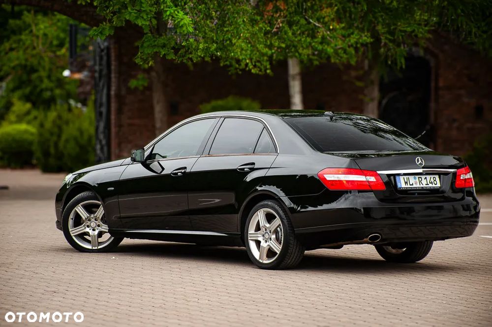 Mercedes-Benz Klasa E 200 BlueEFFICIENCY Elegance - 19
