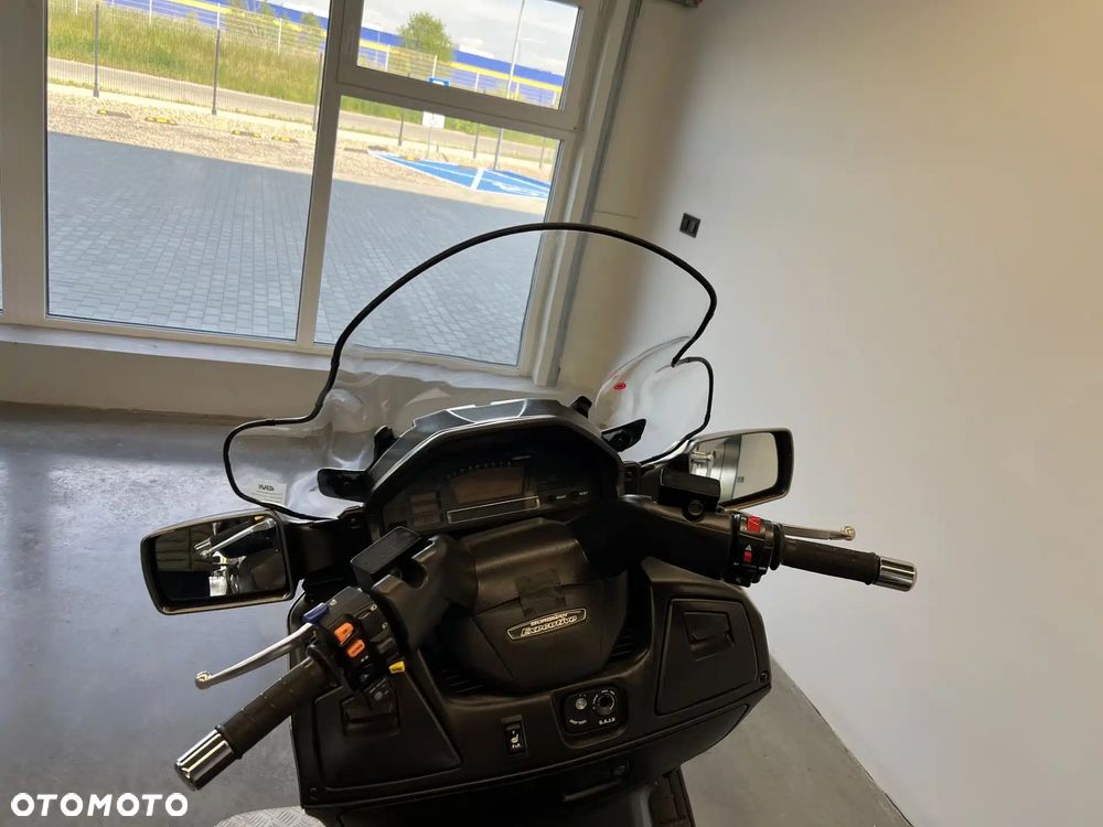 Suzuki Burgman - 8