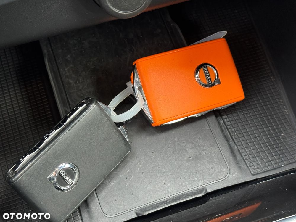 Volvo EX30 Single Motor RWD Plus - 35