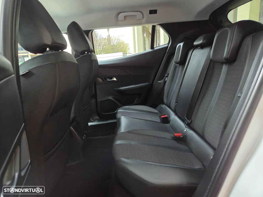 Peugeot 2008 PureTech 130 EAT8 Allure - 22