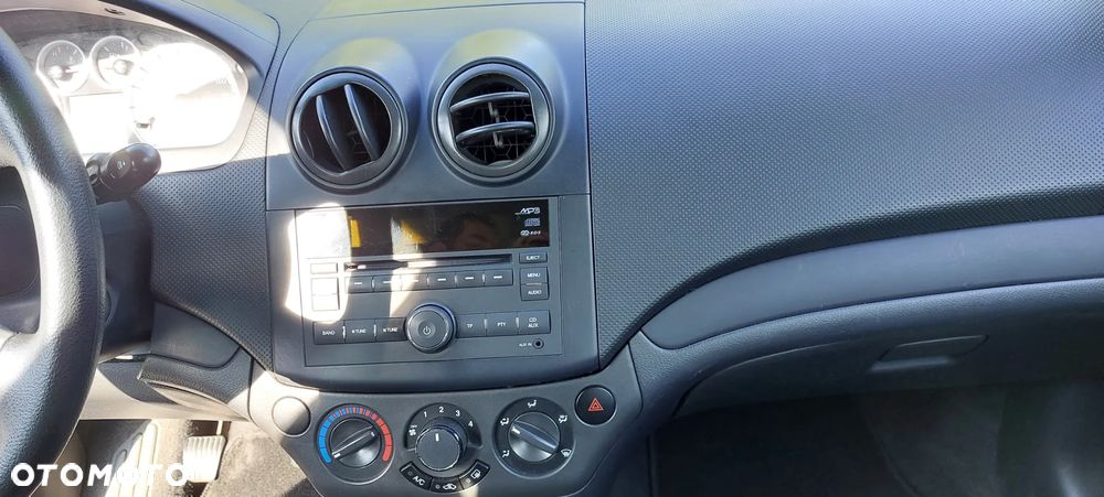 Chevrolet Aveo 1.2 16V Base - 8