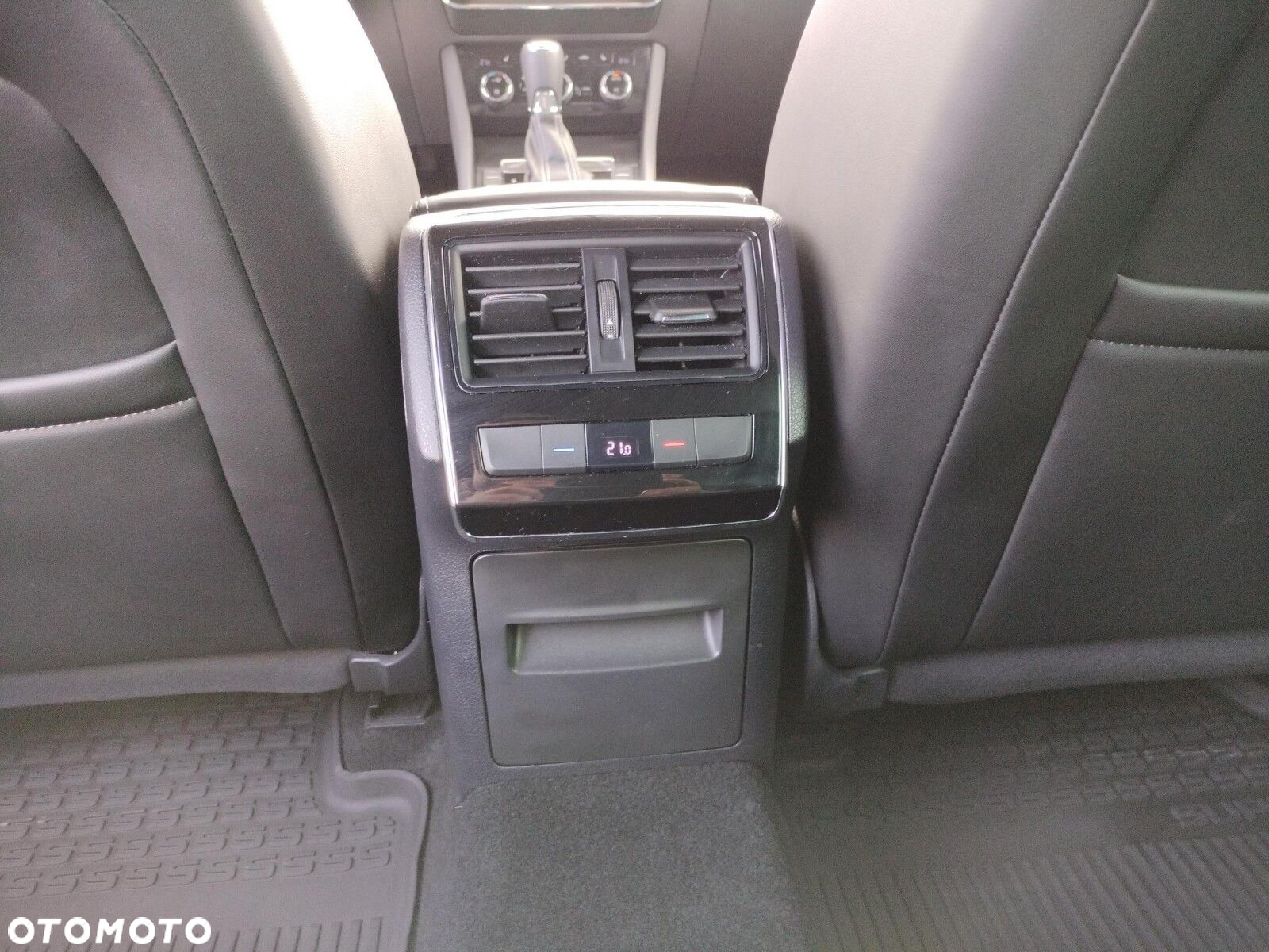 Skoda Superb 2.0 TSI Sportline DSG - 24