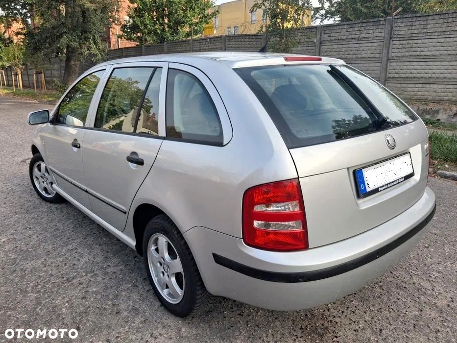 Skoda Fabia 2003 photo 4