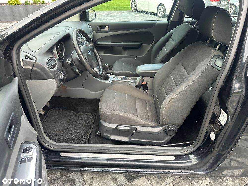Ford Focus 2.0 16V Titanium - 5
