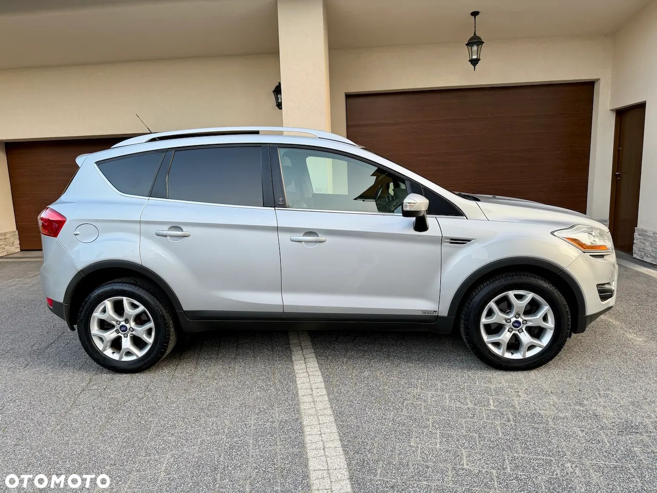 Ford Kuga - 2