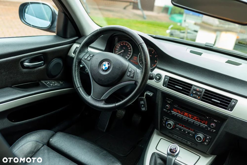BMW Seria 3 318i Edition Sport - 7