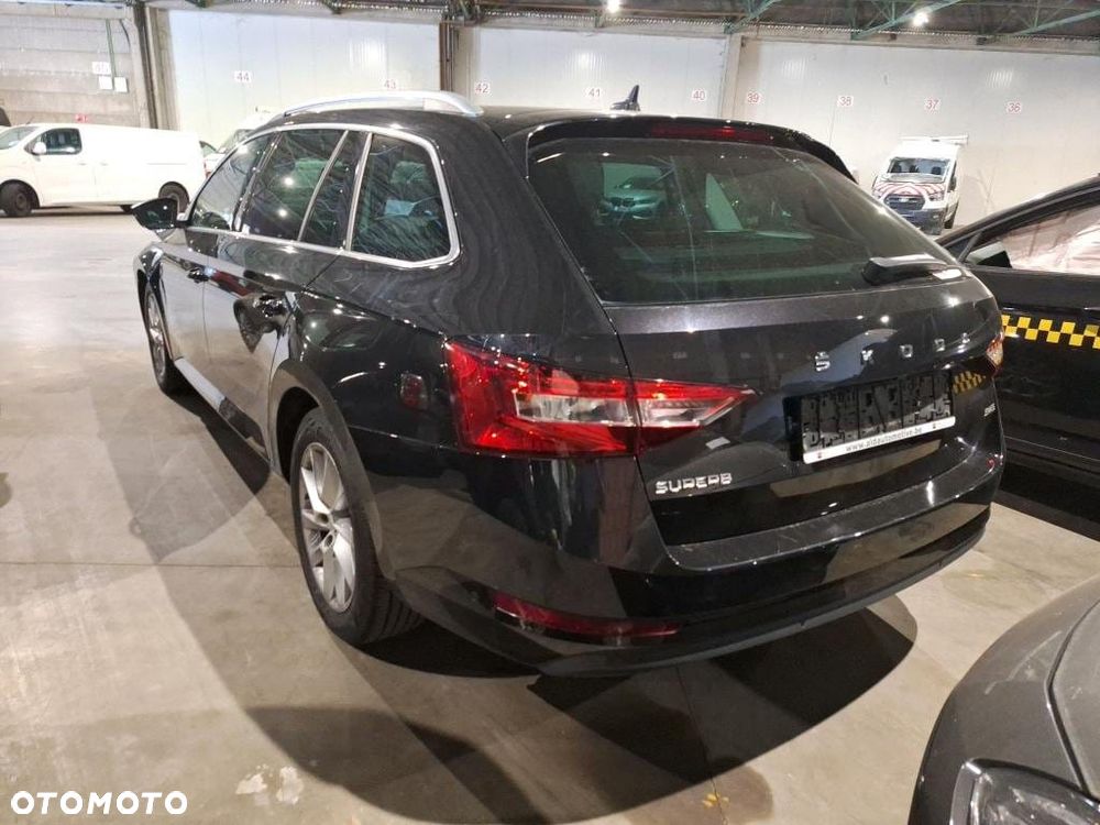 Skoda Superb 2.0 TDI SCR Sportline DSG - 3