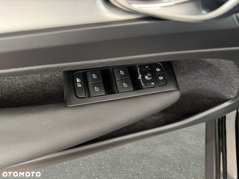 Volvo XC 40 - 30
