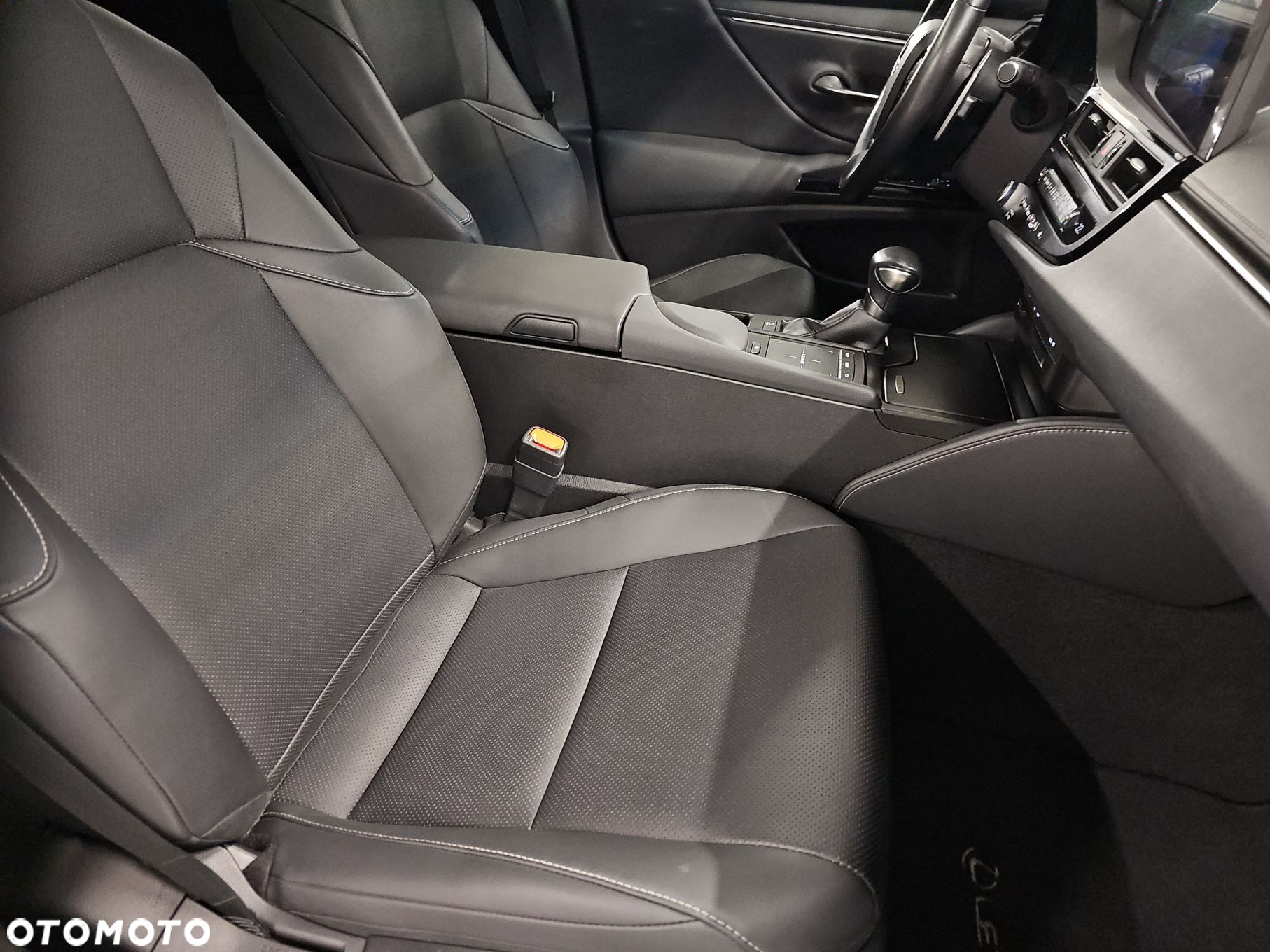Lexus ES - 17
