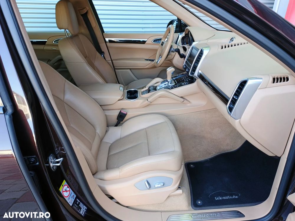 Porsche Cayenne 3.0 L - 31