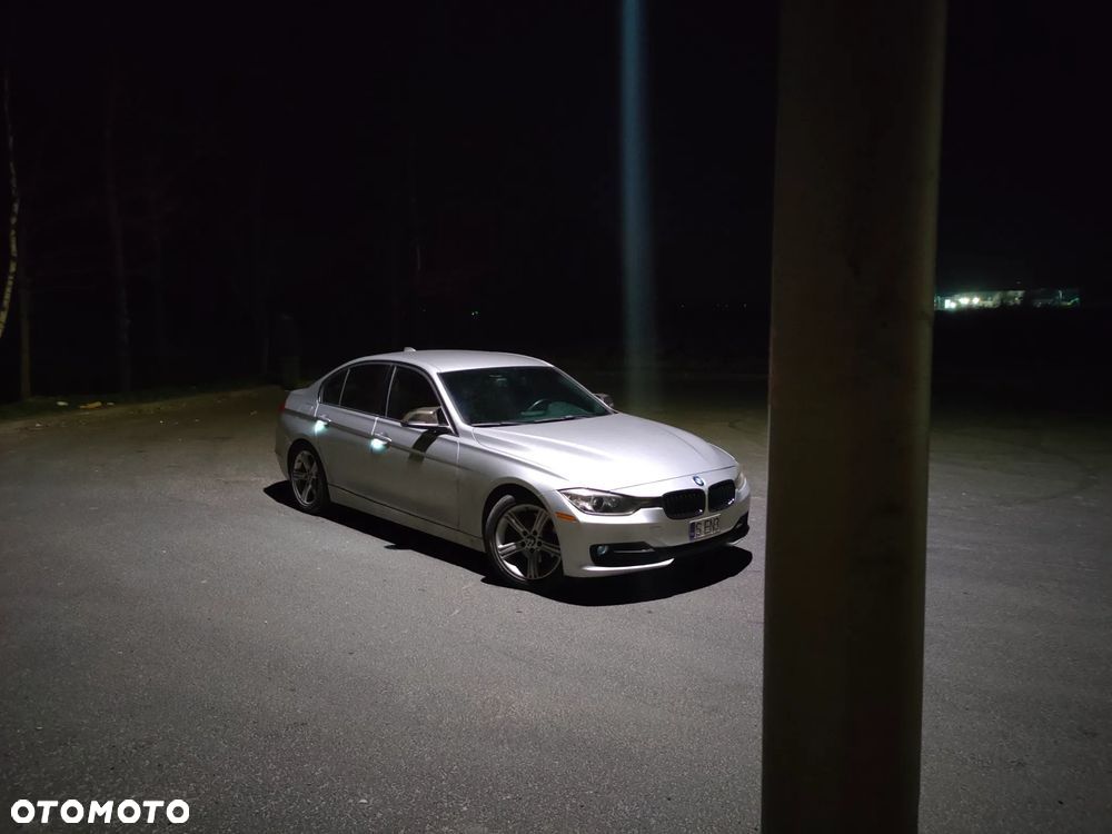 BMW Seria 3 328i Sport Line - 10