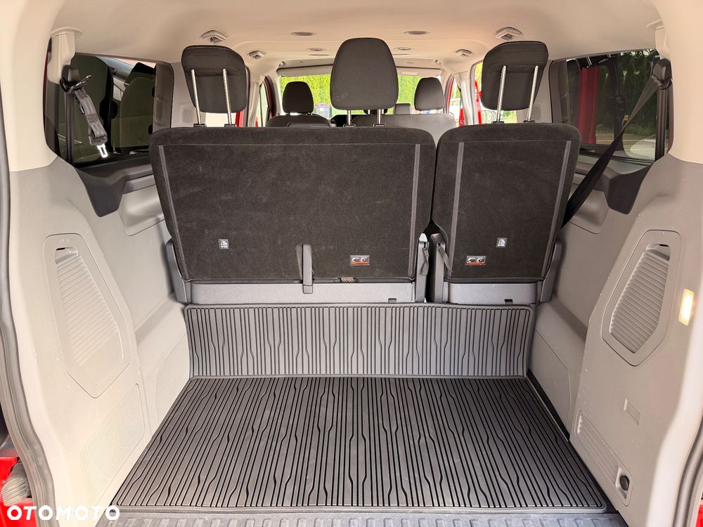 Ford Tourneo Custom - 16