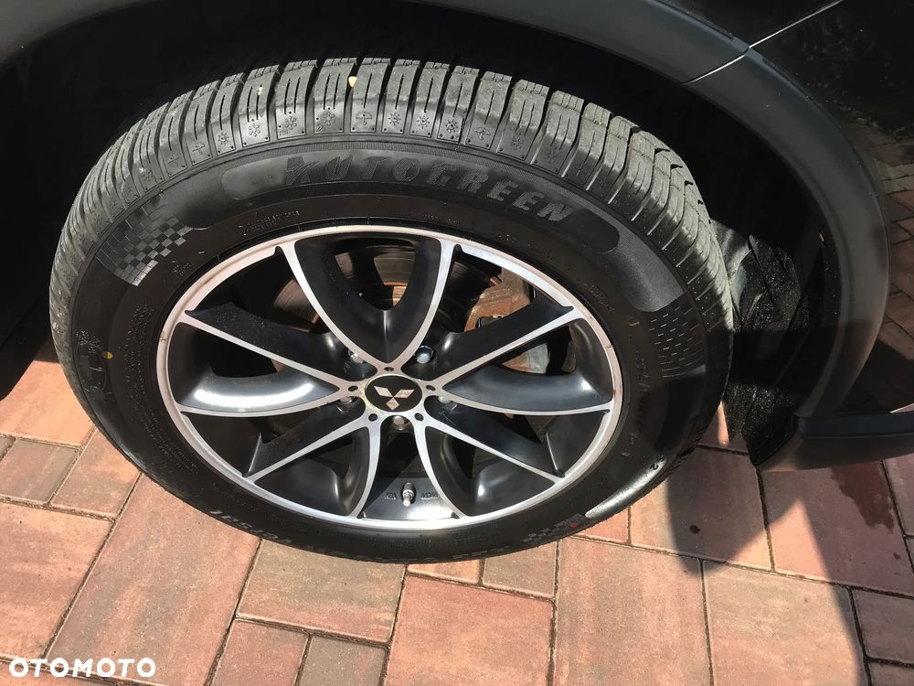 Mitsubishi Outlander 2.2 DI-D 4WD Diamant Edition - 3