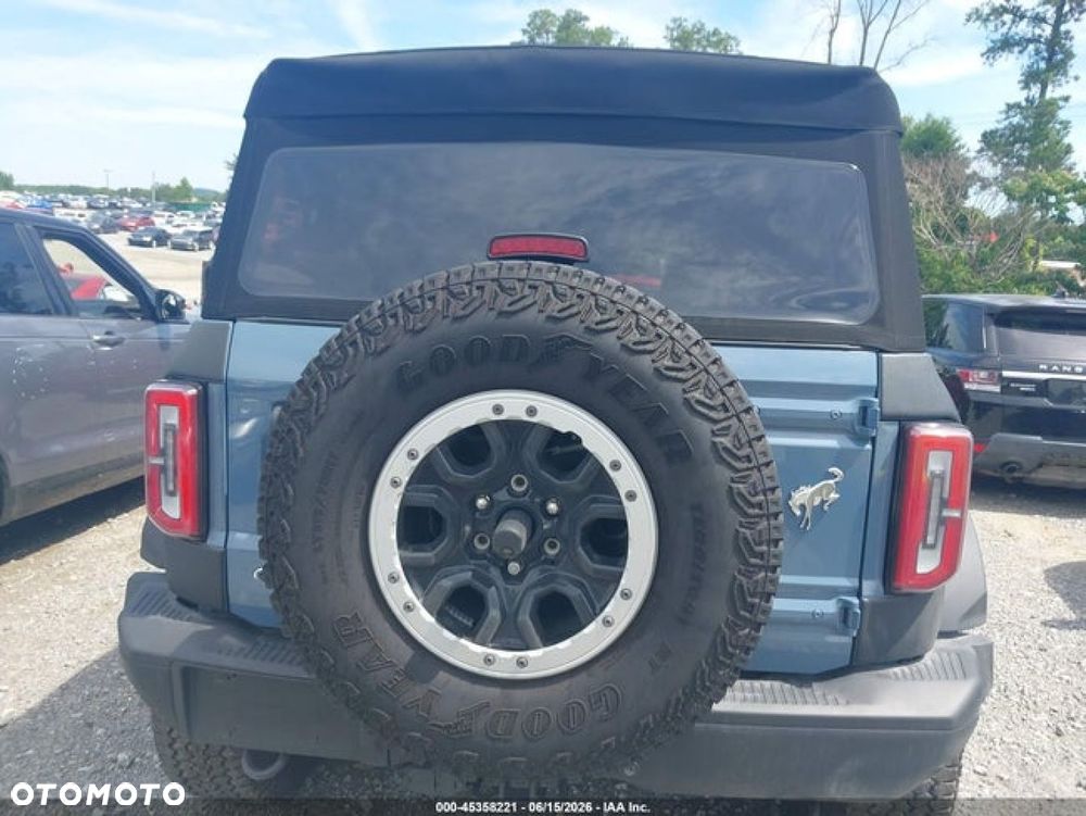 Ford Bronco - 4