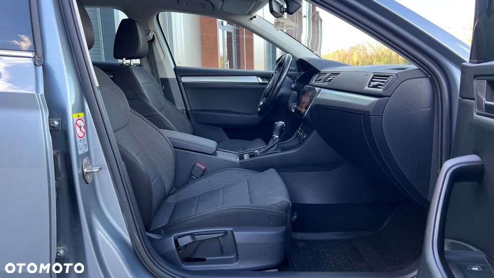 Skoda Superb 2.0 TDI Ambition DSG - 8