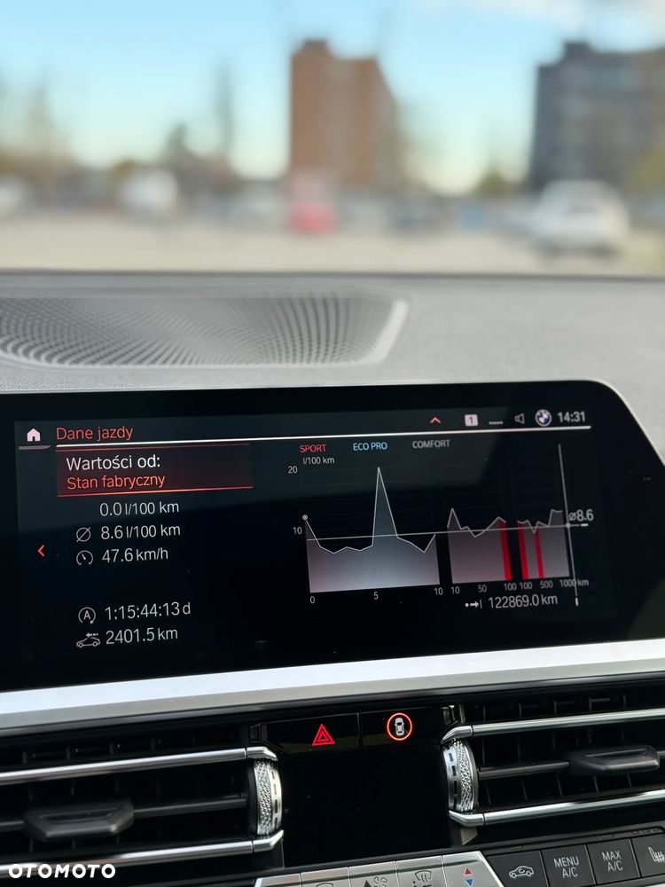 BMW Seria 3 330i Luxury Line sport - 32