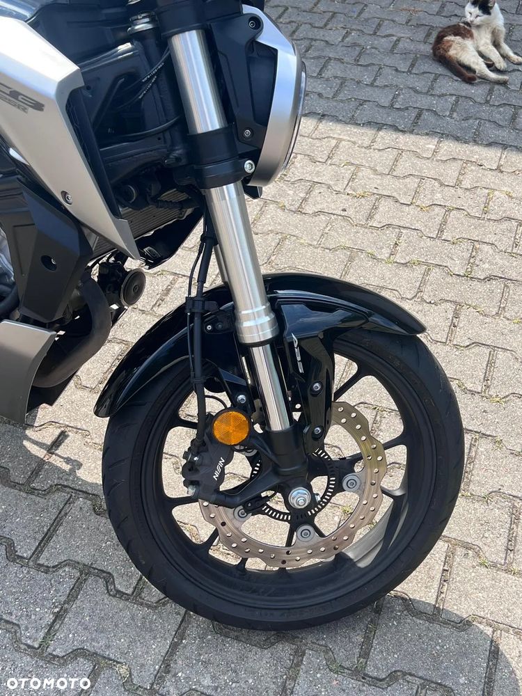 Honda CB - 2