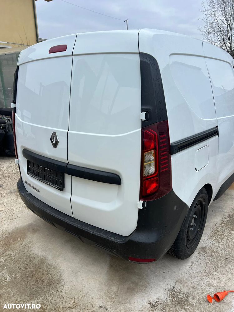 dezmembrez renault expres 2025 motor 1,3 tce - 1