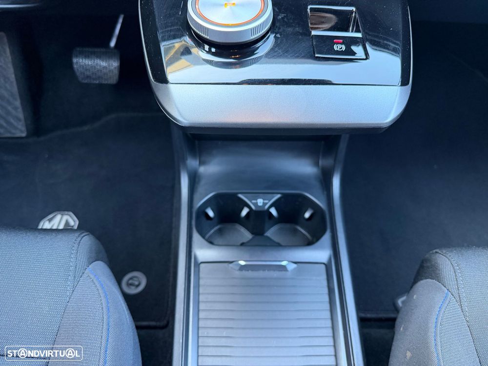 MG MG4 64 kWh Luxury - 31