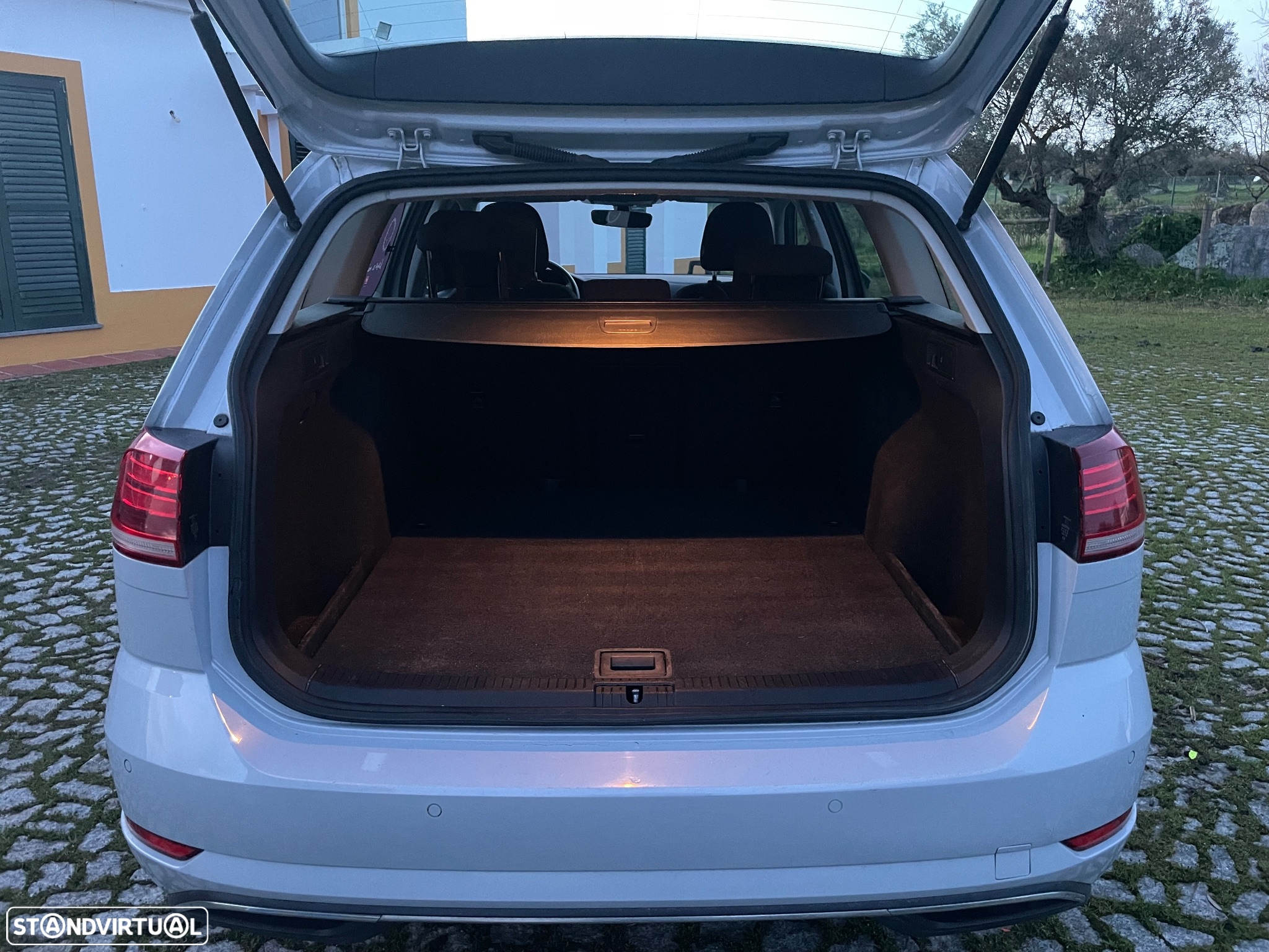 VW Golf Variant 1.6 TDi Confortline - 5