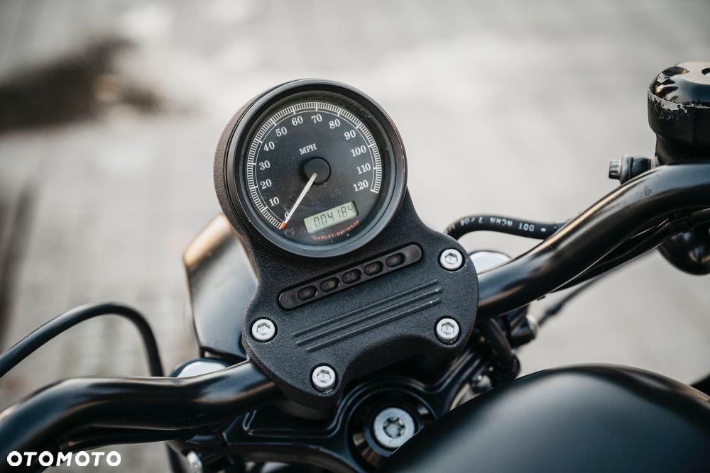 Harley-Davidson Sportster Iron 883 - 8