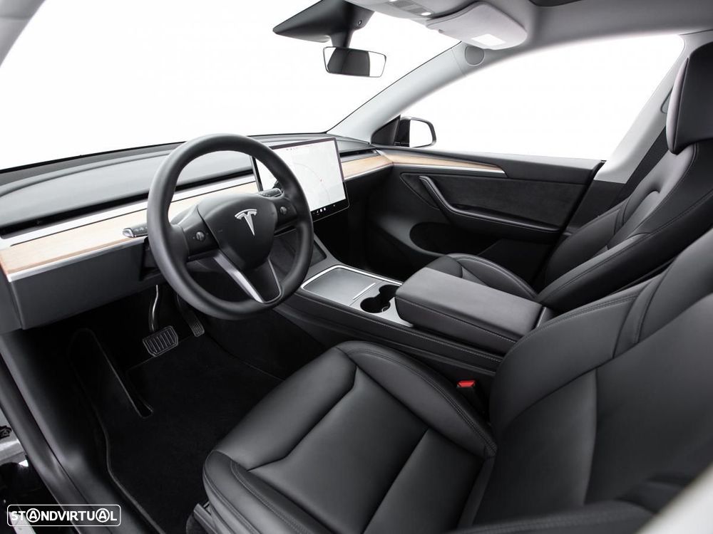 Tesla Model Y Long Range Dual Motor AWD - 9