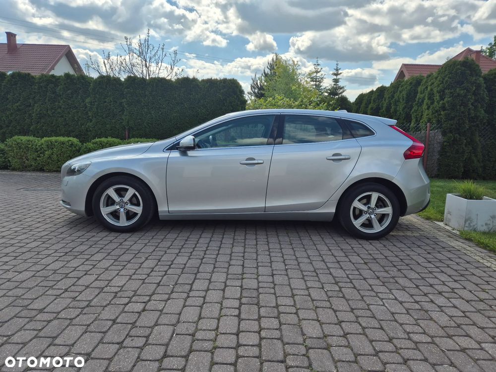 Volvo V40 D2 Momentum - 4