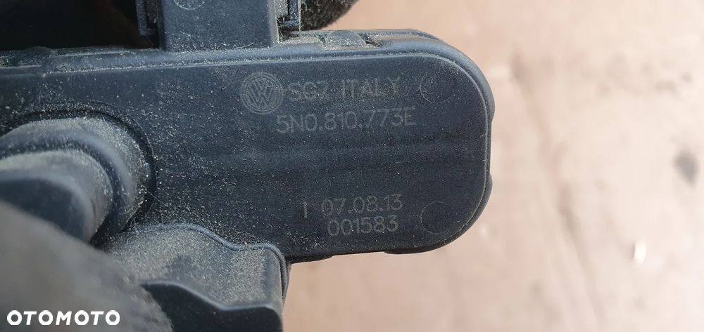 Siłownik silniczek klapki wlewu paliwa VW Tiguan I Lift 5N0810773E - 6