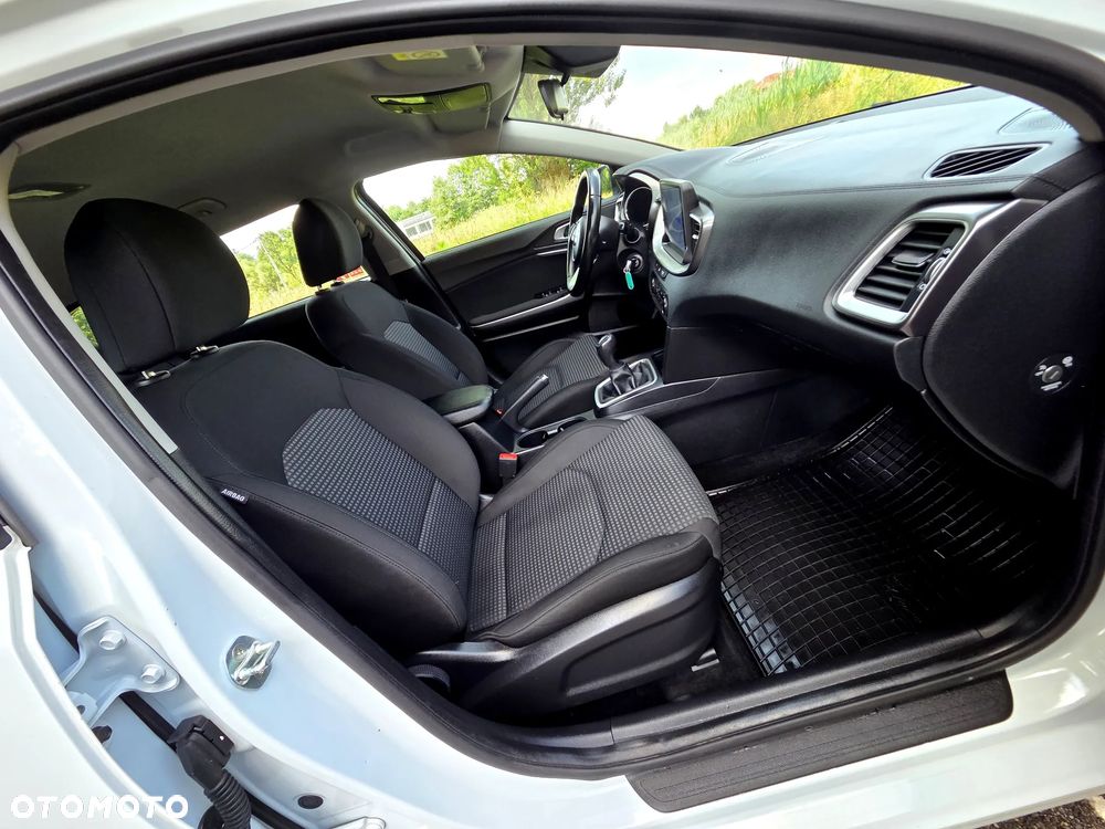 Kia Ceed 1.0 T-GDI M - 26