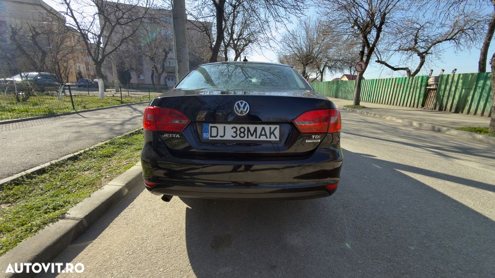 Volkswagen Jetta 1.6 TDI Blue Motion Technology Comfortline - 6