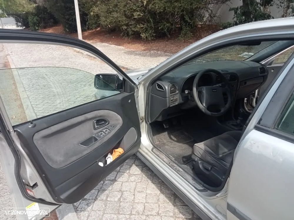 Volvo V40 1.6 - 2
