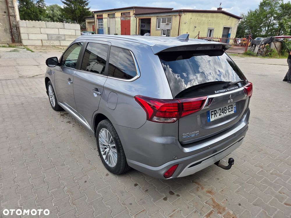 Mitsubishi Outlander - 3