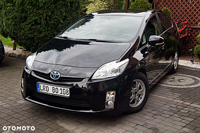 Toyota Prius (Hybrid) Life - 10