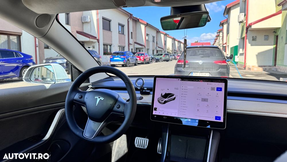 Tesla Model 3 - 14