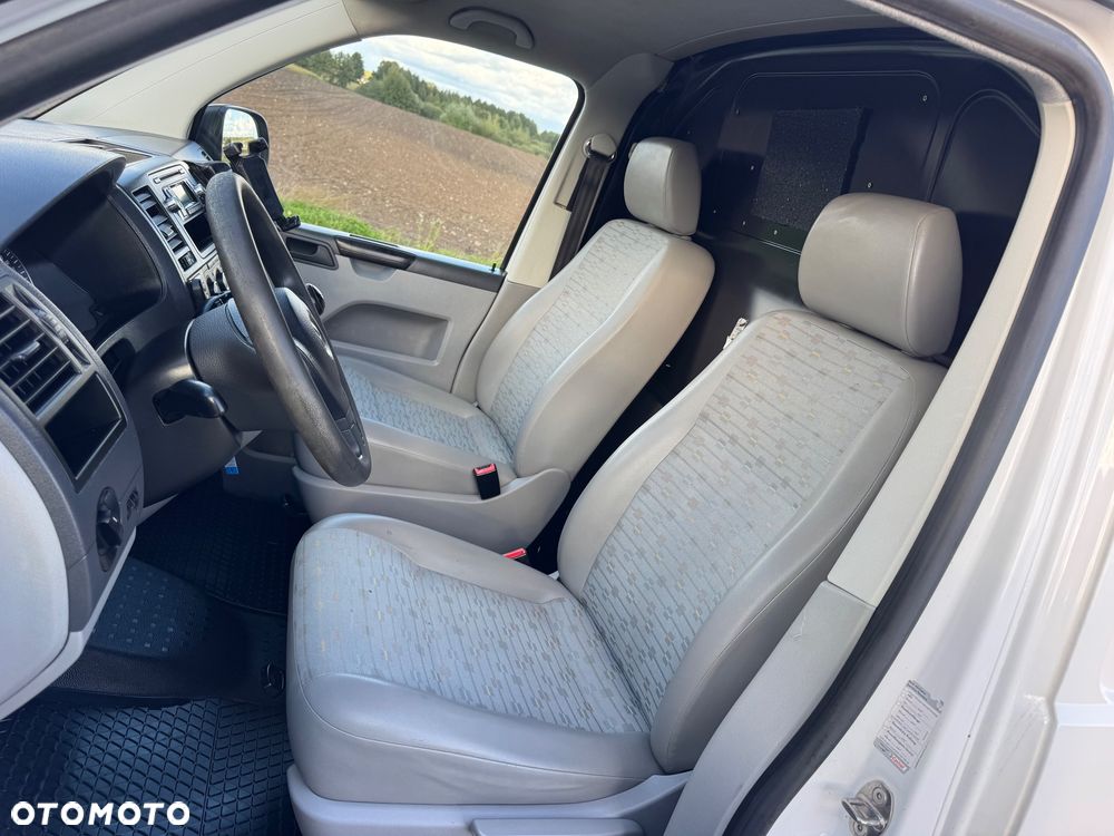 Volkswagen Transporter - 22