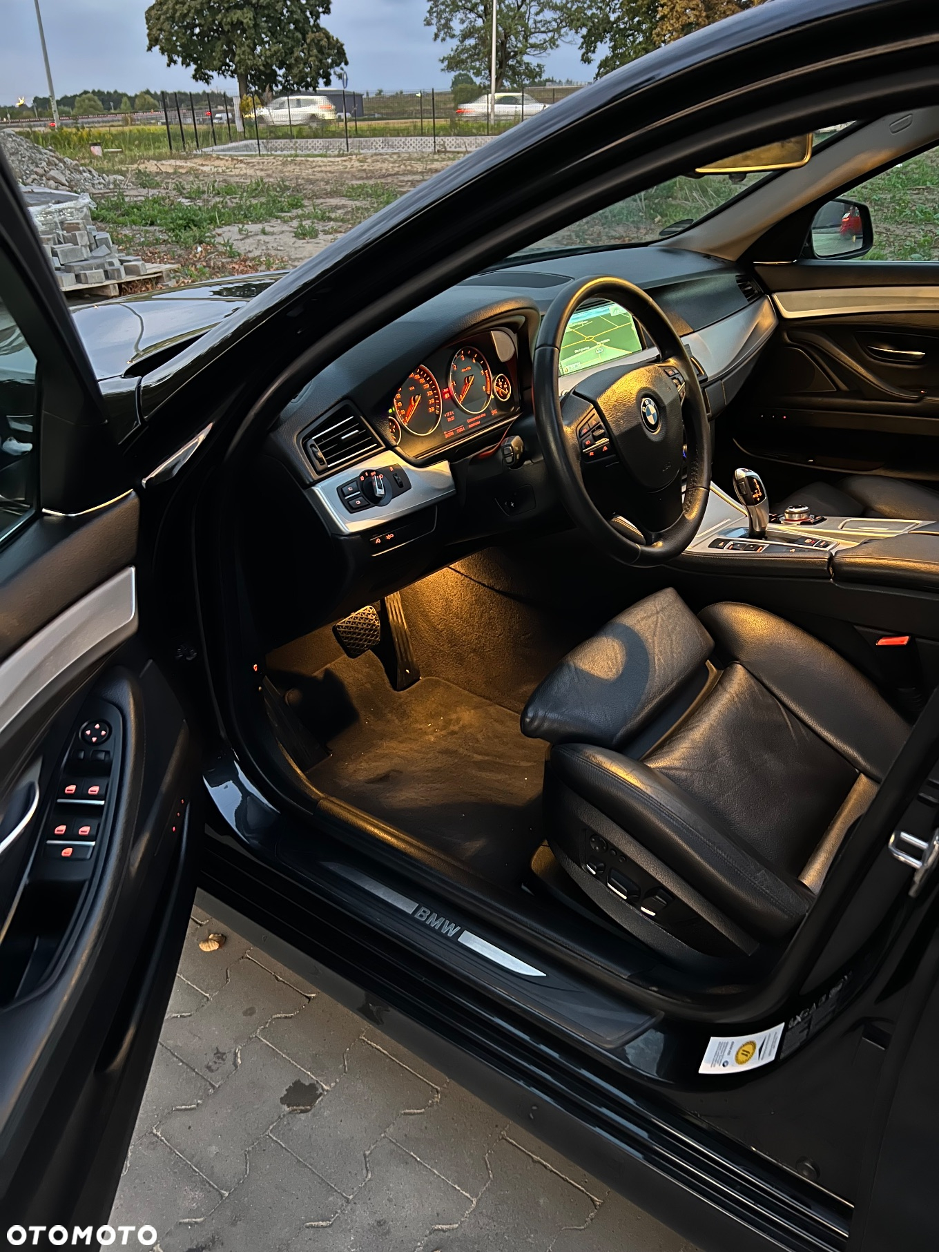 BMW Seria 5 530d xDrive Touring Luxury Line - 12