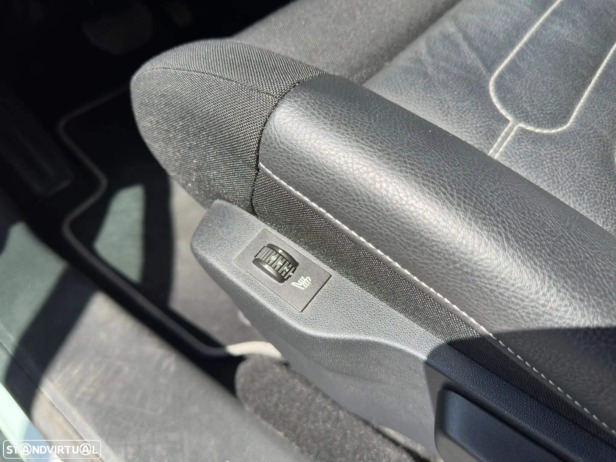 Citroën C4 Cactus 1.2 PureTech Shine EAT6 - 15