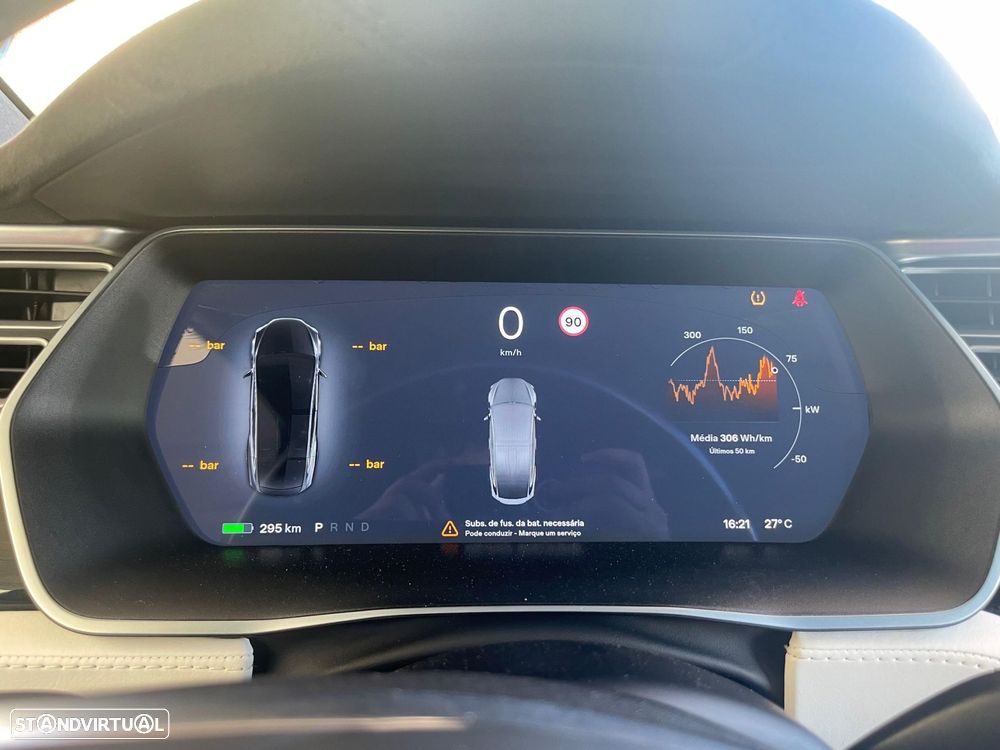Tesla Model X 100D - 27