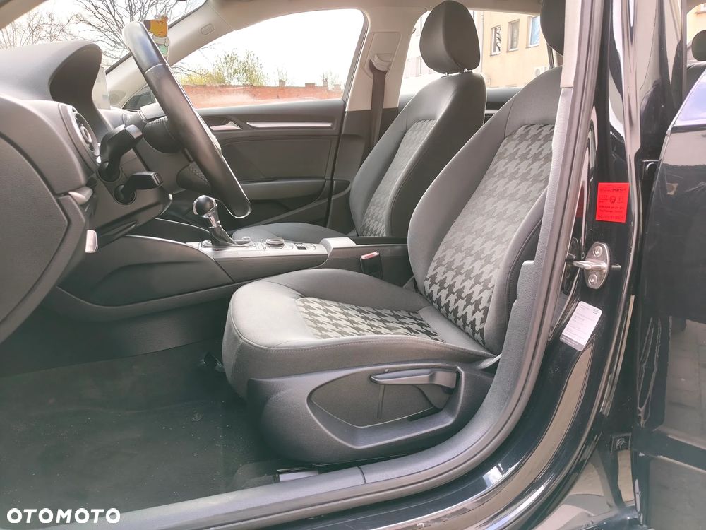 Audi A3 Sportback 1.4 TFSI S tronic Ambiente - 5