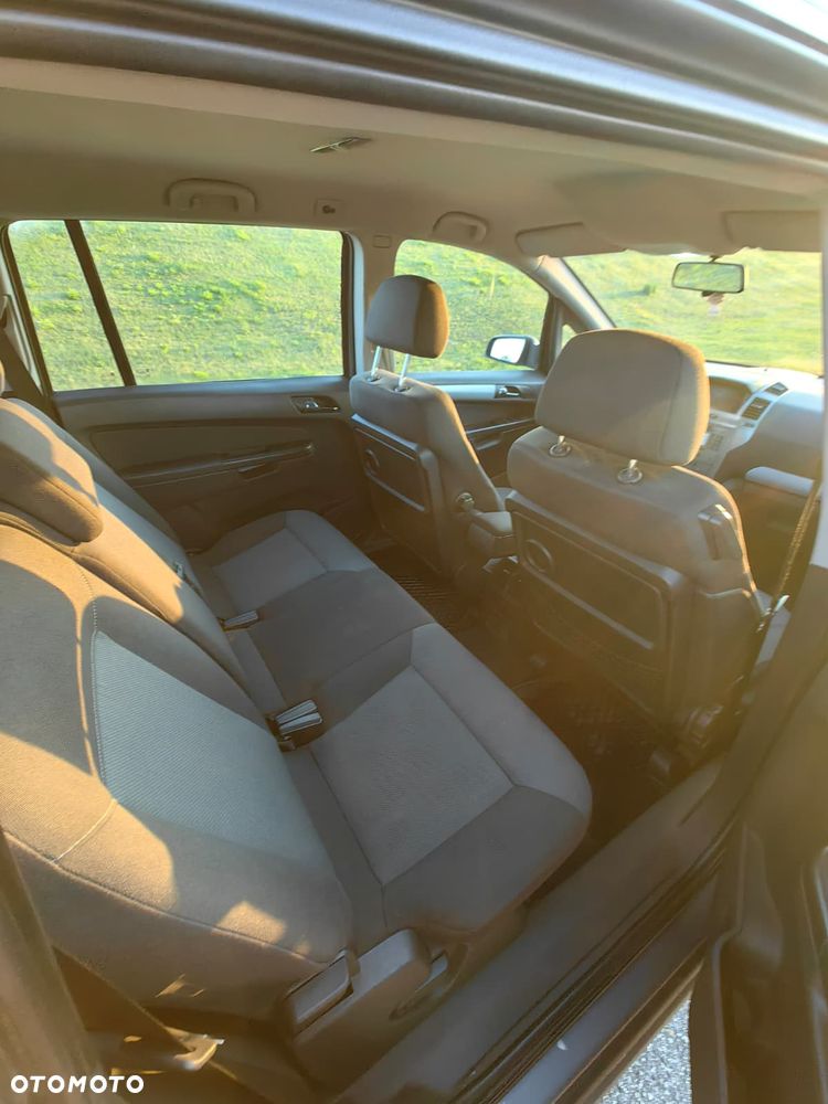 Opel Zafira - 13