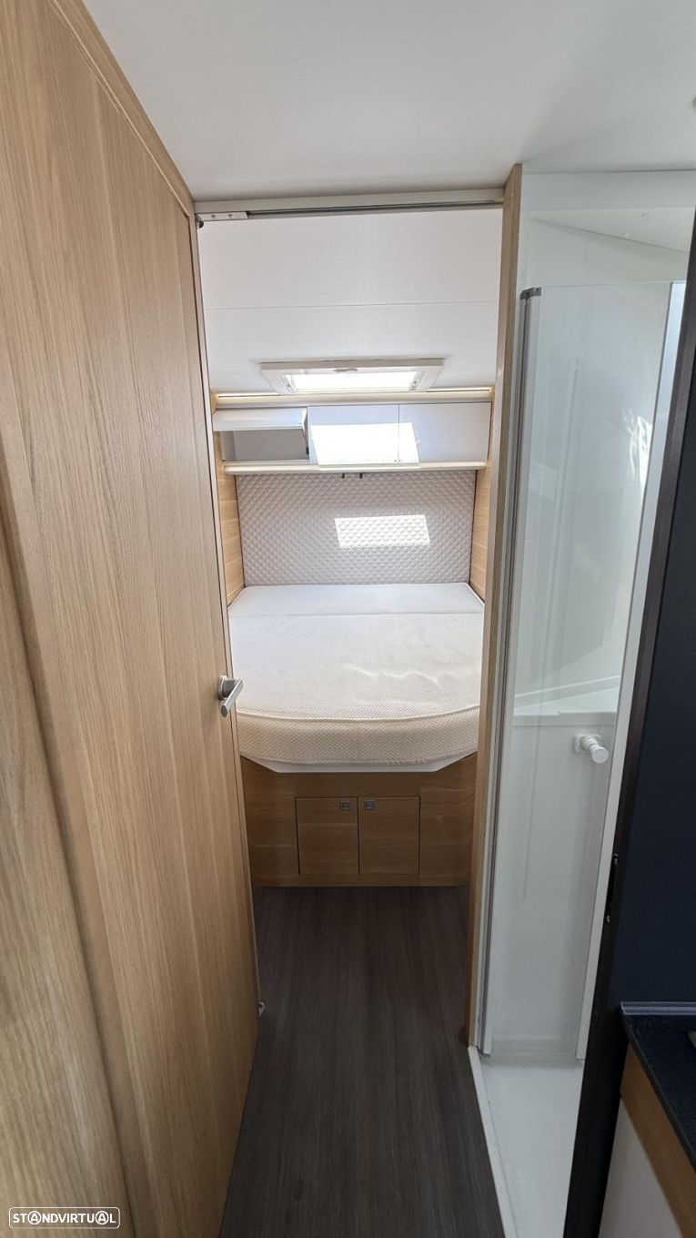Adria Matrix 670 SC cama central e basculante - 52